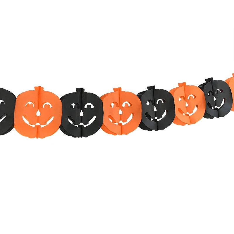 A Halloween-themed paper garland featuring smiling jack-o'-lantern faces in alternating orange and black. The garland is evenly spaced, with expressive cut-out features, creating a festive, spooky atmosphere suitable for Halloween decorations.