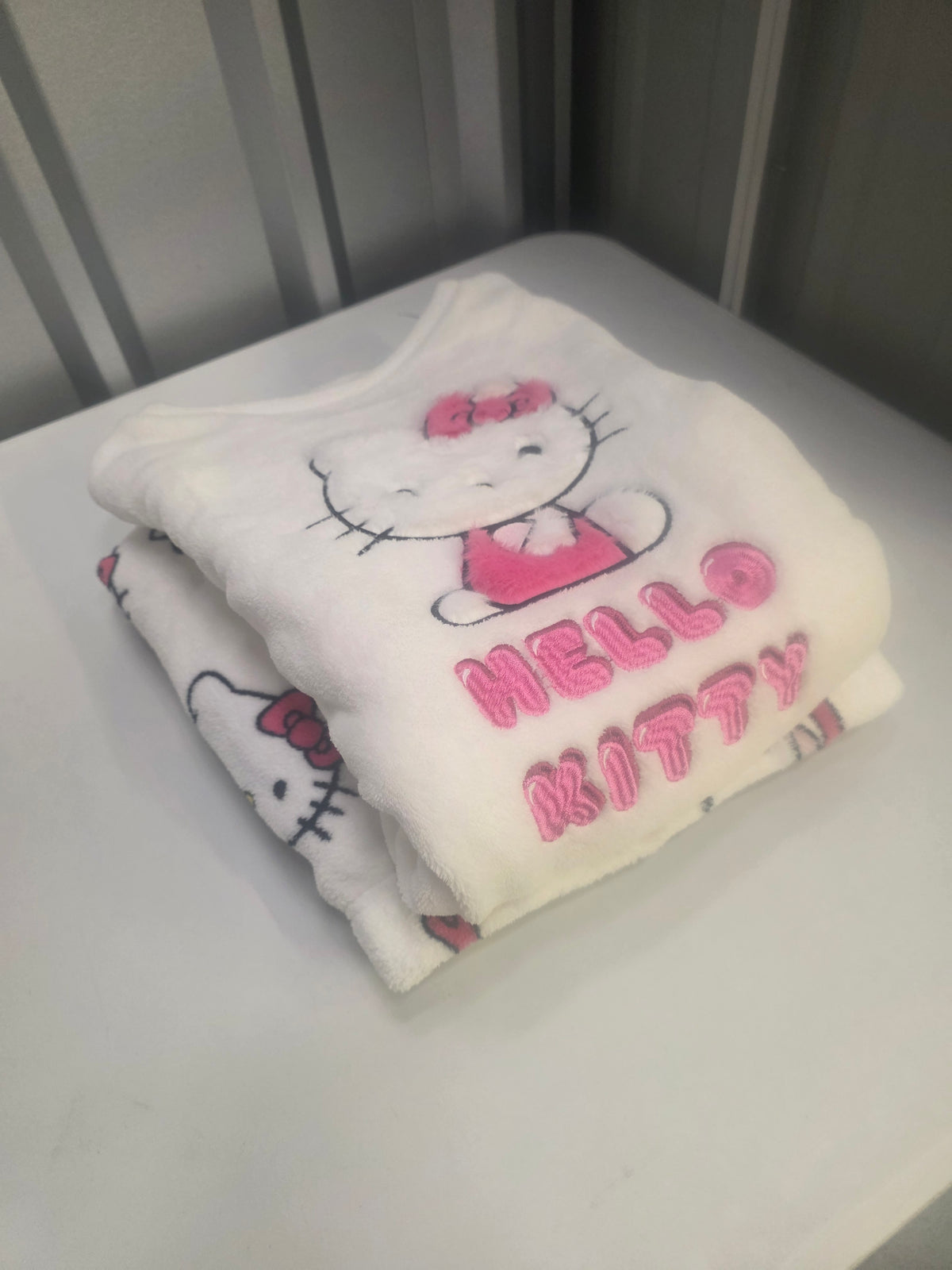 Hello Kitty Sanrio Fleece Loungewear Set Womens White Pink Embroidered